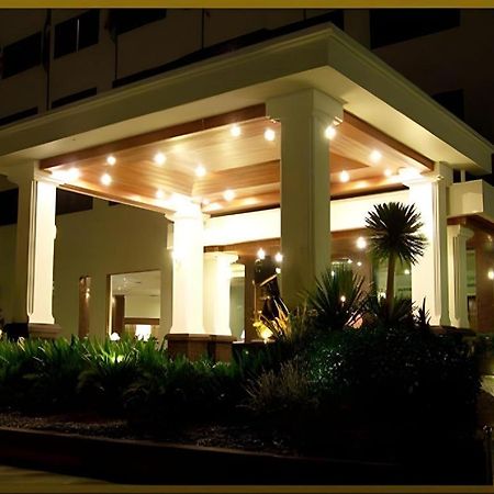 Sri U-Thong Grand Hotel Супханбури Экстерьер фото