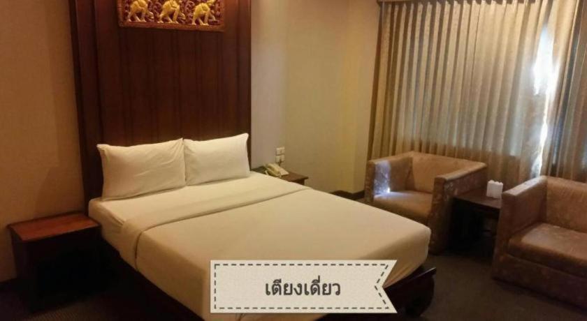 Sri U-Thong Grand Hotel Супханбури Экстерьер фото